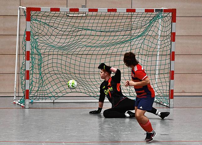 Bild 43: SC Niederhof/Binzgen unterliegt FC Freiburg-St. Georgen im Futsal-Halbfinale – und wir haben Fotos!