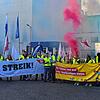 Mitarbeiter der Fürstenberg-Brauerei treten am Mittwochmorgen, 18. Juni, für vier Stunden in den Warnstreik. Das Foto hat die ...