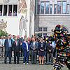 Der Hänsele war stets &ndash; wie hier auf der Hofstatt unterhalb des Rathauses &ndash; auch Platzmacher zur Aufführung des ...