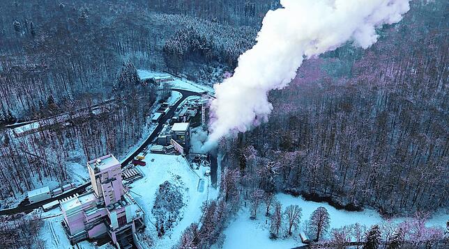 Im Herbst 2022 wurde in Lampoldshausen erstmals ein Ariane-6-Triebwerk gezündet. Dabei gehen Tonnen von Wasserstoff und Sauerstoff in ...
