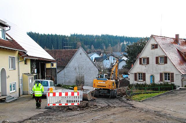 In der Waldstraße in Hausen vor Wald laufen die Bauarbeiten bereits seit dem 7. Januar.