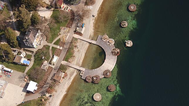 Die Schwimmenden Gärten der Landesgartenschau in Überlingen aus der Luft. Vorerst bleiben die Tore zur LGS noch geschlossen.