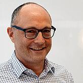 Er sagt: Auch nach den Sofort-Sanierungsmaßnahmen bleibt es ein Stadion: Frank Schädler, Leiter des Schul- und Sportamts der Stadt Konstanz.