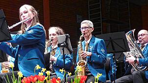 Die Feuerwehrkapelle unter Leitung von Dirigent Tobias Liedtke begeistert das Publikum mit ihrem traditionellen Jahreskonzert, das unter ...