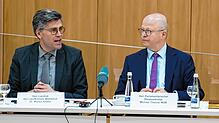 Waldshuts Landrat Martin Kistler begrüßt den parlamentarischen Staatssekretär Michael Theurer (FDP) und dankt ihm für sein Kommen.