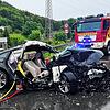 Frontalzusammenstoß auf der B27 zwischen Blumberg und Riedböhringen: Der BMW eines 23-Jährigen wird durch den Zusammenstoß völlig ...