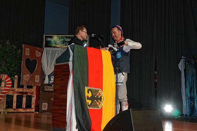 Bild 14: Düengemer Obed 2025: Zauberwald und tolle Unterhaltung in Tiengener Stadthalle