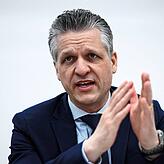 Thorsten Frei, Erster Parlamentarischer Geschäftsführer der CDU/CSU-Fraktion, hält Friedrich Merz den Rücken frei.