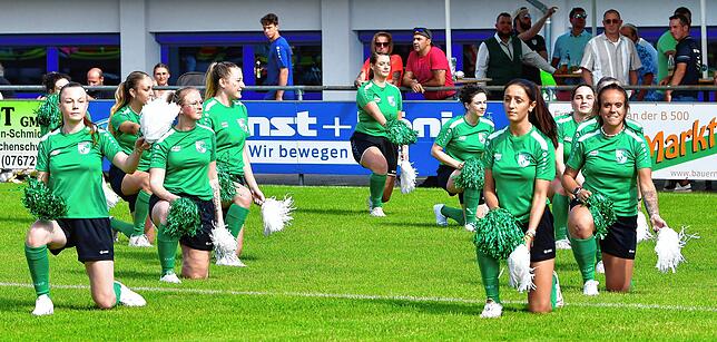 Bild 4: SV Waldhaus startet mit Remis und Cheerleader-Auftritt ins eigene Turnier – wir haben Bilder!