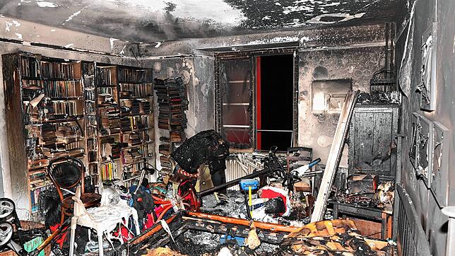 Das Schlafzimmer ist völlig verwüstet. Bei dem Brand in Schaffhausen stirbt eine 78-jährige Frau.