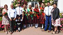 Neue Regentin: Sie freuen sich über die gelungenen Rosentage (von links): Heidi Hilpert (Betreuerin der Rosenkönigin und -prinzessin), ...