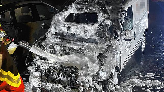 80 Vorfälle meldet die Kantonspolizei Aargau in an Halloween 2023. In Spreitenbach brannte ein Auto aus.
