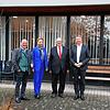 Sie blicken optimistisch in die Zukunft des Hegau-Jugendwerks Gailingen: (von links) Rüdiger Herrmann (Aufsichtsrat-Vizechef), Barbara ...