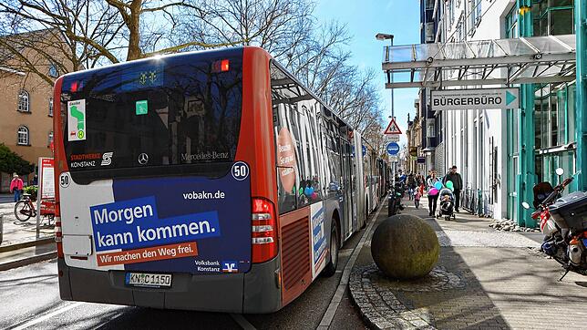 Die meisten Buslinien der Stadtwerke Konstanz fahren aufgrund der Großbaustelle am Bahnhofplatz nicht mehr bis zum Hauptbahnhof, sondern ...