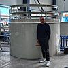 Jürgen Krüger ist Geschäftsführer der Reinhard Krüger Kunststoffbau GmbH. Seine Photovoltaikanlagen produzieren so viel überschüssigen ...