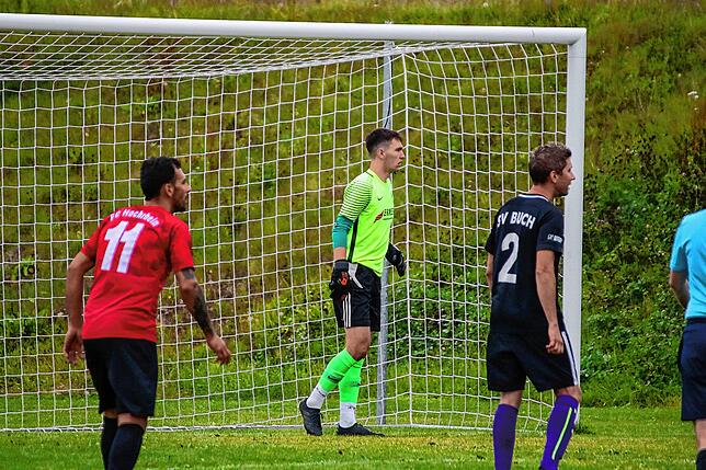 Bild 14: SV Buch setzt sich mit 4:1 gegen den FC Hochrhein durch &ndash; und wir haben die Bilder!