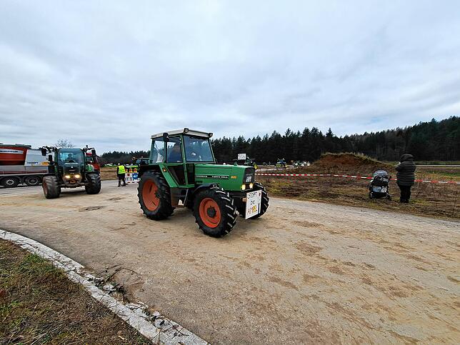 Bild 6: Protest der Landwirte &ndash; Bilder der Sternfahrt nach Horheim am Montag