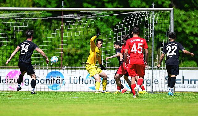 Bild 12: FC Tiengen 08 unterliegt mit 0:3 beim FC Wolfenweiler-Schallstadt – und wir haben Fotos!