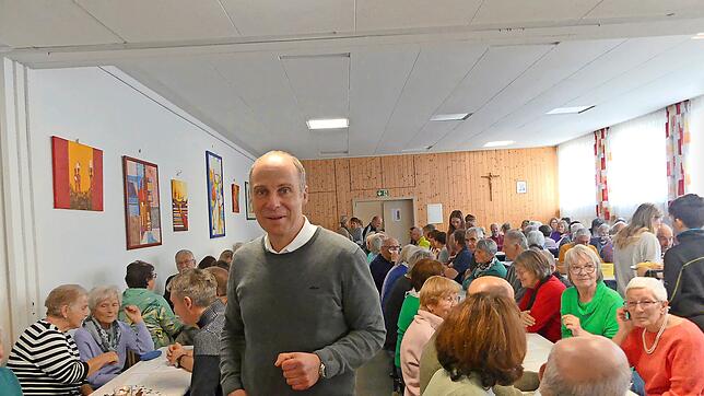 Sichtlich zufrieden mit dem Patrozinium ist Pfarrer Harald Bethäuser. Kirchliche und weltliche Feier, Kassler und Mariawalder ...