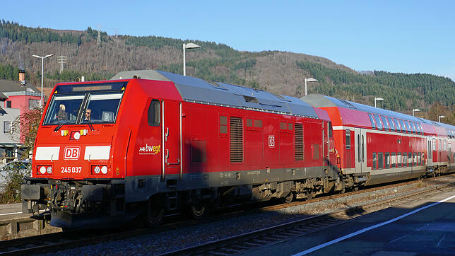 Ein Regionalexpress im Bahnhof Bad Säckingen (Symbolbild). Ein RE3 gibt am Sonntagabend, 29. Juni, zwischen Laufenburg und Murg den ...