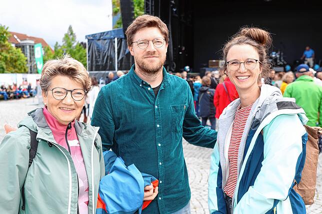 Bild 6: Gute Stimmung bei Regen auf dem Hohentwielfestival