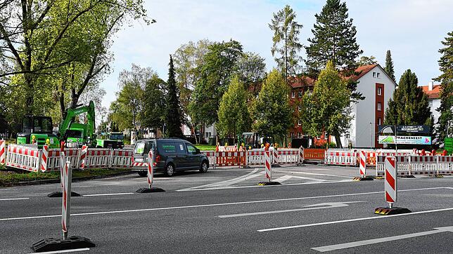 Die Baustelle an der Hans-Constantin-Paulssen-Straße bei den Singener Alu-Betrieben. Lange wird diese nicht mehr für Umwege sorgen.