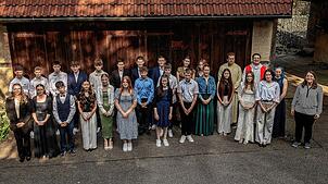 25 Jugendliche aus der Seelsorgeeinheit An der Eschach in der katholischen Kirche St. Hilarius in Weilersbach feierten ihre Firmung. Der ...