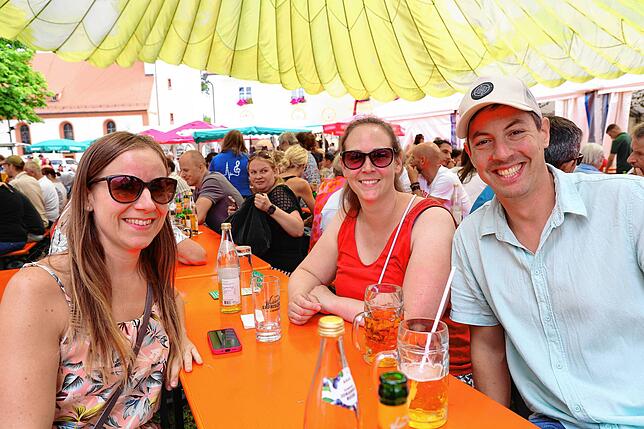 Bild 16: Das Dorffest in Aach-Linz lockt viele Besucher