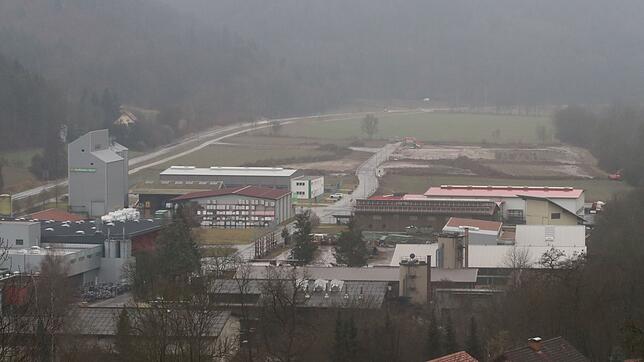 Im Gewerbegebiet &bdquo;Suzfeld II&ldquo; plant die Deutsche Post DHL Group ein neues Zustellzetrum. Gebaut werden soll es auf der ...