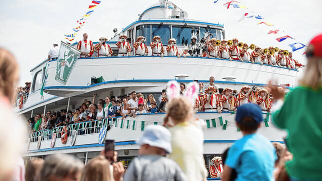 Das Seehasenfest findet dieses Jahr nicht statt. Das Bild von der Ankunft des Seehas stammt aus dem vergangenen Jahr.