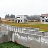 Betonfertigteile imitieren auf dem Gelände der Pfullendorfer Staufer-Kaserne Kampfstände und Verbindungsgräben. Die Bauweise erleichtert ...