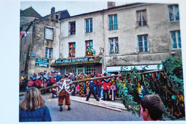 1985: Zahlreiche Besuche zwischen Stühlingen und Bellême stärkten die Bande zwischen den Bewohnern beider Städte. Zu den Höhepunkten ...
