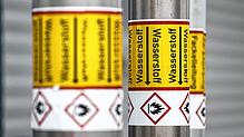 Wasserstoffleitungen in einer Industrieanlage. Das Gas soll künftig Deutschland CO2-neutral versorgen.