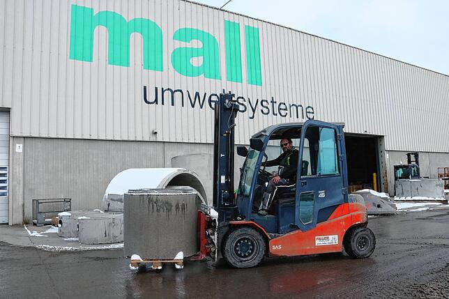 Das Unternehmen Mall Umweltsysteme in Pfohren setzt in der aktuellen Energiekrise auf verschieden Maßnahmen, auch der Fuhrpark wird ...