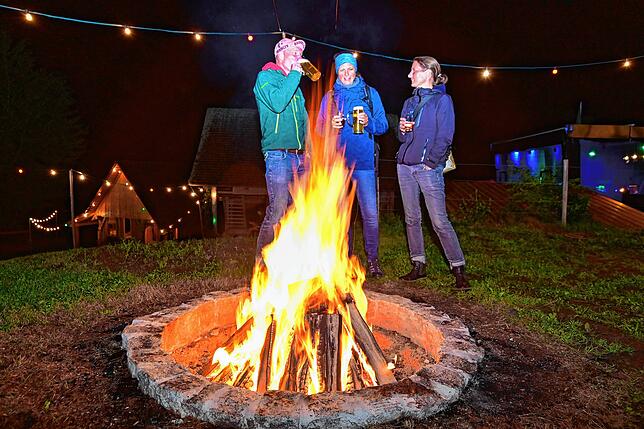 Bild 6: Röthenlochfest: Faszinierende Leuchtfiguren und gute Stimmung