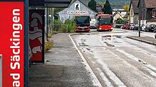 Der Busbahnhof Bad Säckingen: In einem auf dem im hinteren Bildbereich erkennbaren Parkplatz abgestellten Bus soll der Angeklagte bei ...