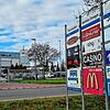 Die Einfahrt ins Gewerbegebiet Breitlen-Strangen. Die Unternehmen dort, im Hintergrund Donaueschingens größter Arbeitgeber IMS Gear, ...