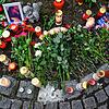 Die Gedenkstätte für Sabrina P. am Stockacher Stadtwall, aufgenommen wenige Tage nach der Tat. Die junge Frau war Mutter zweier Kinder.