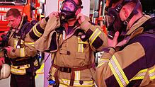 Kameraden aus vier Feuerwehren bereiten sich auf die &bdquo;Heißausbildung&ldquo; vor.