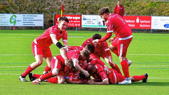 Bild 1: SG Weilheim/Gurtweil gewinnt 2:1 beim FC Bergalingen – und wir haben Fotos!