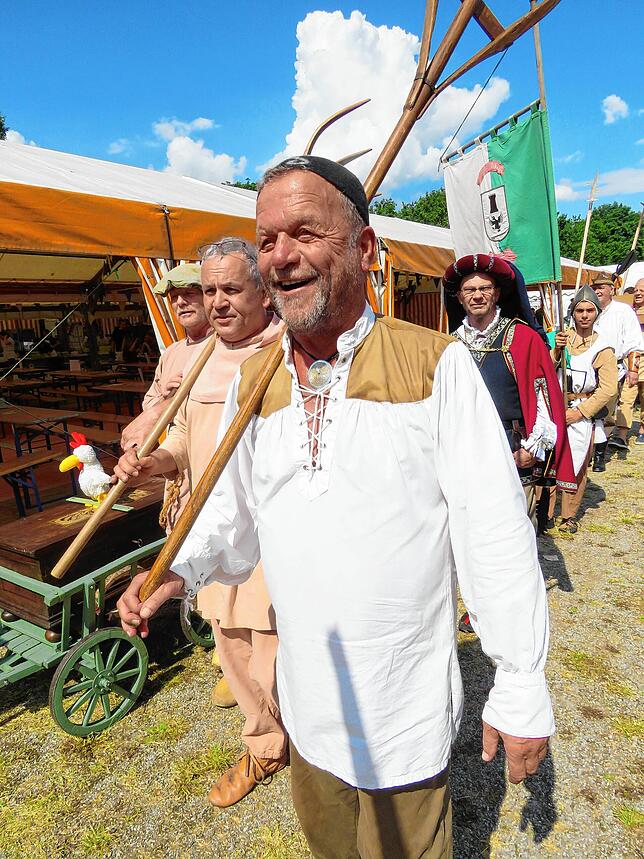 Neben dem umfassenden kulinarischen Angebot der 17. teilnehmenden Vereinen beim Brigachtaler Festklassiker, geht man diesmal zudem auf ...