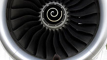 Das Triebwerk des Airbus 380 mit knapp drei Meter Durchmesser ist das derzeit größte von Rolls Royce. Das ...