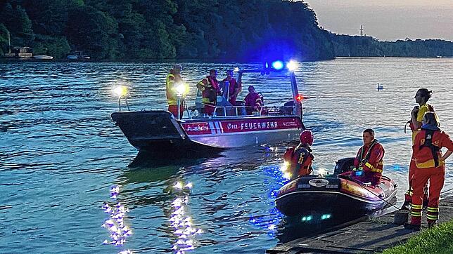Erneut mussten die Feuerwehren am Samstag wegen vermisster Boote auf dem Rhein ausrücken. Das Bild stammt vom Einsatz am Rhein bei ...