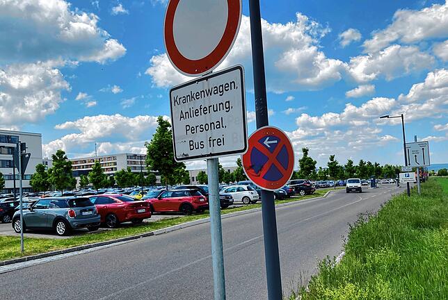 Das Schild ist eigentlich unmissverständlich: Dennoch stehen nach Schilderung einer Pflegekraft schon jetzt ständig verirrte Autofahrer ...