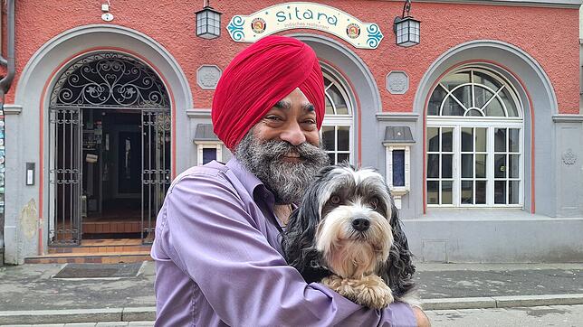Anoop-Singh Mudher und sein Hund Sunka – beide gehören zu Konstanz wie das Konzil oder die Imperia. Zumindest ihre Zeit als Gastgeber im ...