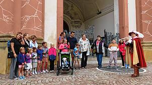 Die Ferien nutzen derzeit einige Kinder für eine Erlebnisführung. Neues erleben, das hat auch einige Überraschungen parat. Foto: Gerd ...