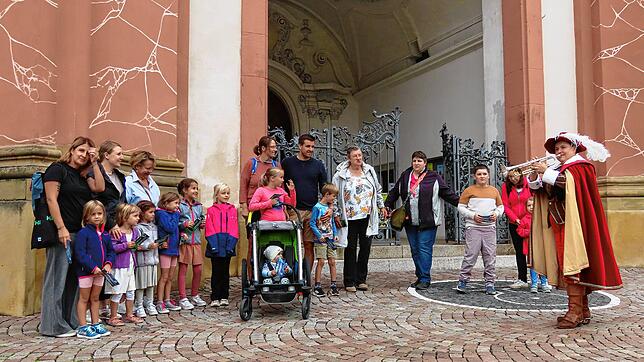 Die Ferien nutzen derzeit einige Kinder für eine Erlebnisführung. Neues erleben, das hat auch einige Überraschungen parat. Foto: Gerd ...