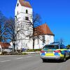 Die Straßen in Riedböhringen sind menschenleer, die Polizei überwacht die Ausgangssperre. Sie gilt zunächst bis zum 14. April.