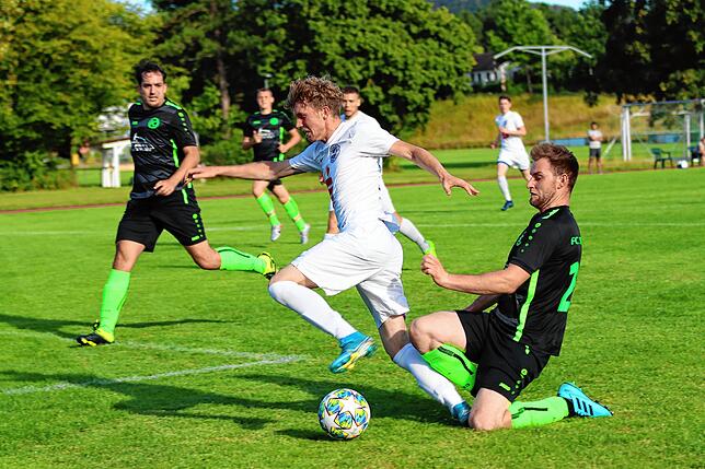 Bild 6: Die besten Bilder vom 5:2-Sieg des Hegauer FV im Testspiel beim FC Steißlingen