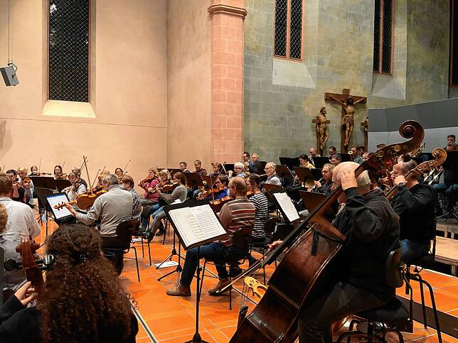 Das Sinfonieorchester probt im Franziskaner Konzerthaus für die Neujahrskonzerte 2022, die in Villingen und Donaueschingen aufgeführt ...